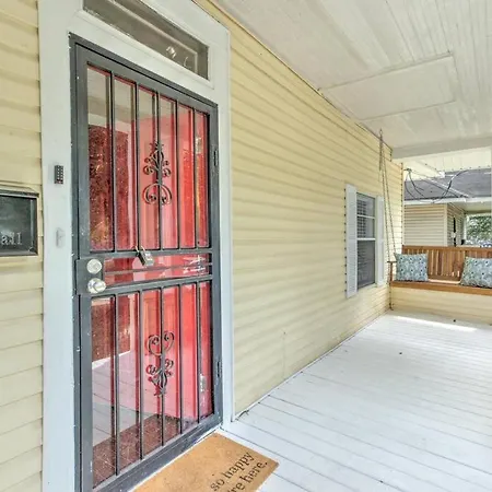 Bright & Charming Cottage With Fire Pit And Porch Swing - Close To Beale Street, Bbq, Graceland, And The Liberty Bowl Memphis Exterior photo